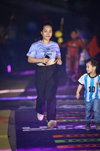 BIB: 
                            <button type="button" onclick="openModal(25219639)" class="btn btn-primary btn-sm float-right btn-popup" data-toggle="modal" data-target=".modal-high-quality">
                        <i class="fas fa-shopping-cart"></i> Add to Cart
                    </button>
                                            <button type="button" onclick="isThisMe(25219639, true)" class="btn btn-success btn-sm float-right btn-popup btn-isme hidden" data-toggle="tooltip" data-placement="bottom" title="นี่คือรูปของคุณใช่ไหม คลิกที่นี่เพื่อเอาเข้าอัลบั้ม">
                        <i class="fas fa-plus"></i> Add to album
                    </button>
                    <button type="button" onclick="isThisMe(25219639, false)" class="btn btn-warning btn-sm float-right btn-popup btn-isnotme hidden">
                        <i class="fas fa-ban"></i> Remove from album
                    </button>